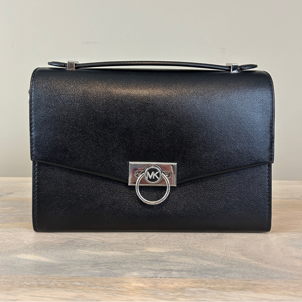 MICHAEL KORS Hendrix Medium Leather Messenger Bag with silver hardware, EUC!